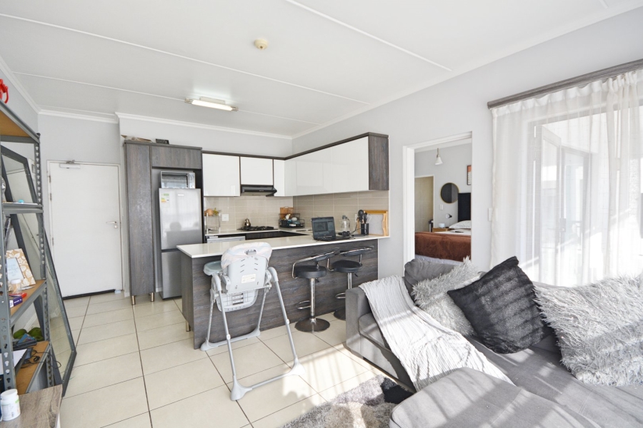 To Let 1 Bedroom Property for Rent in Sandown Western Cape